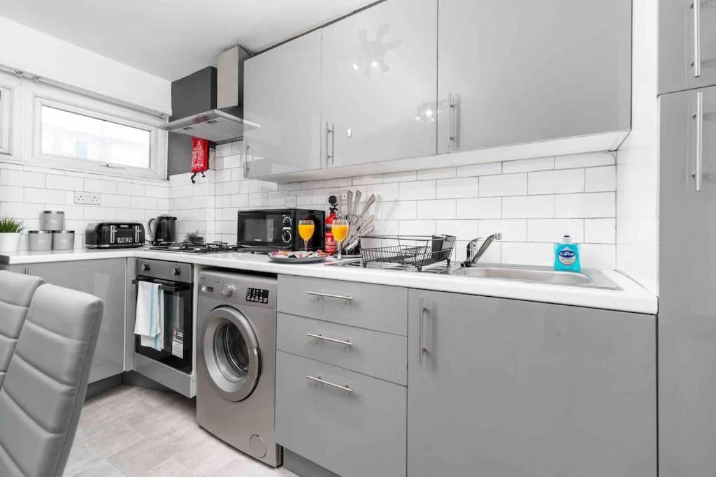 ✪Central✪6Bed✪ Parking✪Pool Table✪Private Patio ✪ 伯明翰 外观 照片